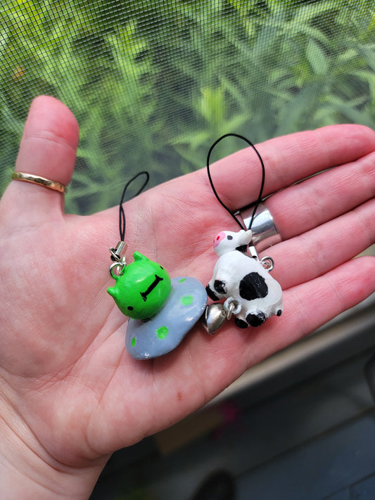 alien and cow bff charm keychain